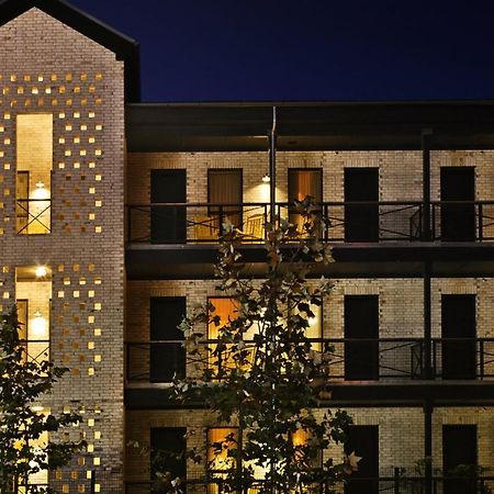 קולג' סטיישן Cavalry Court, By Valencia Hotel Collection מראה חיצוני תמונה