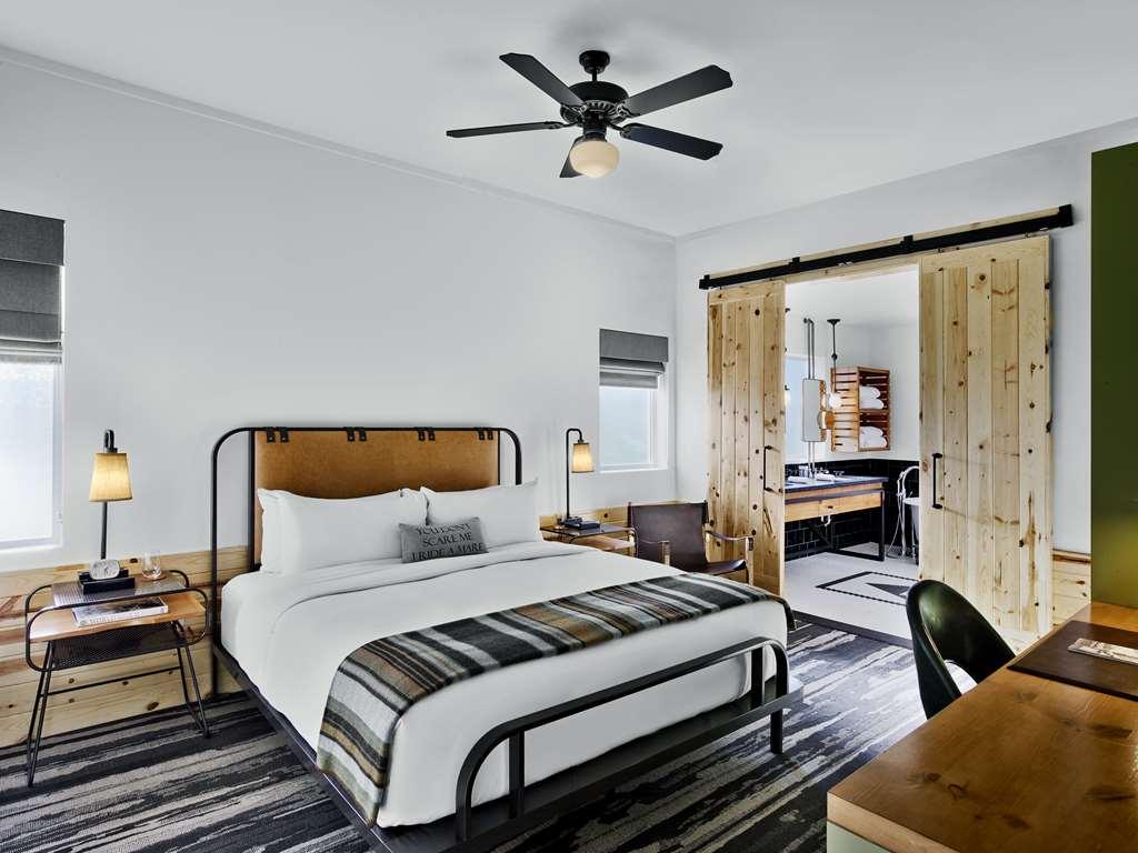 קולג' סטיישן Cavalry Court, By Valencia Hotel Collection חדר תמונה