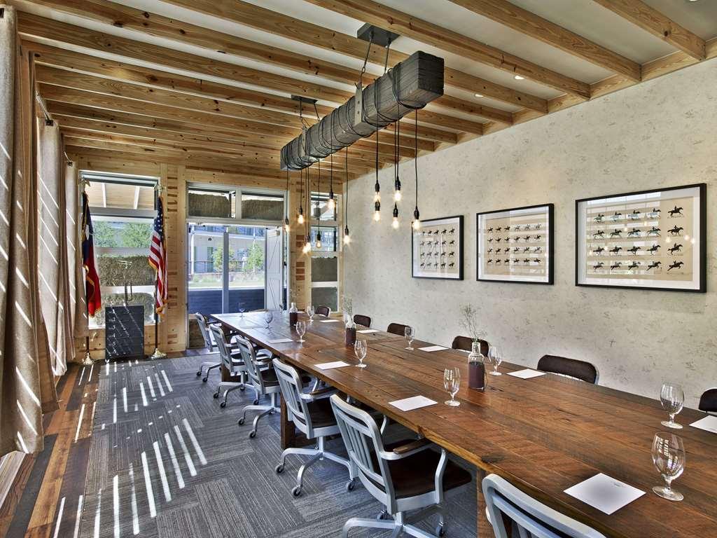 קולג' סטיישן Cavalry Court, By Valencia Hotel Collection מתקנים תמונה