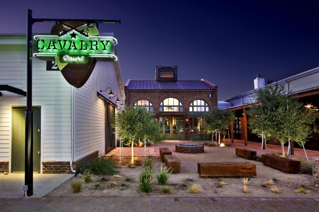 קולג' סטיישן Cavalry Court, By Valencia Hotel Collection מראה חיצוני תמונה